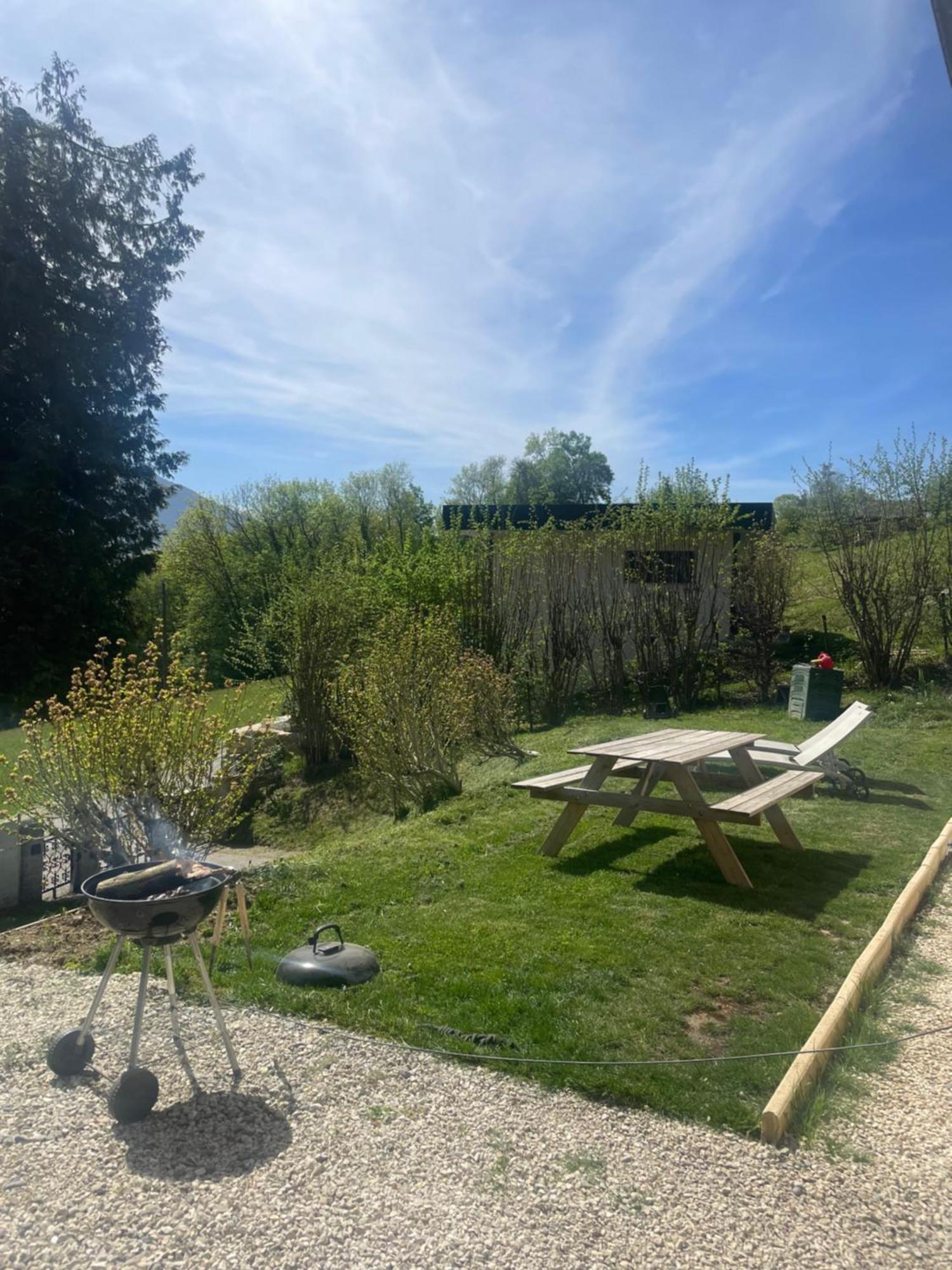 Petit Logement Cosy Dans Maison Au Calme Verrens-Arvey エクステリア 写真